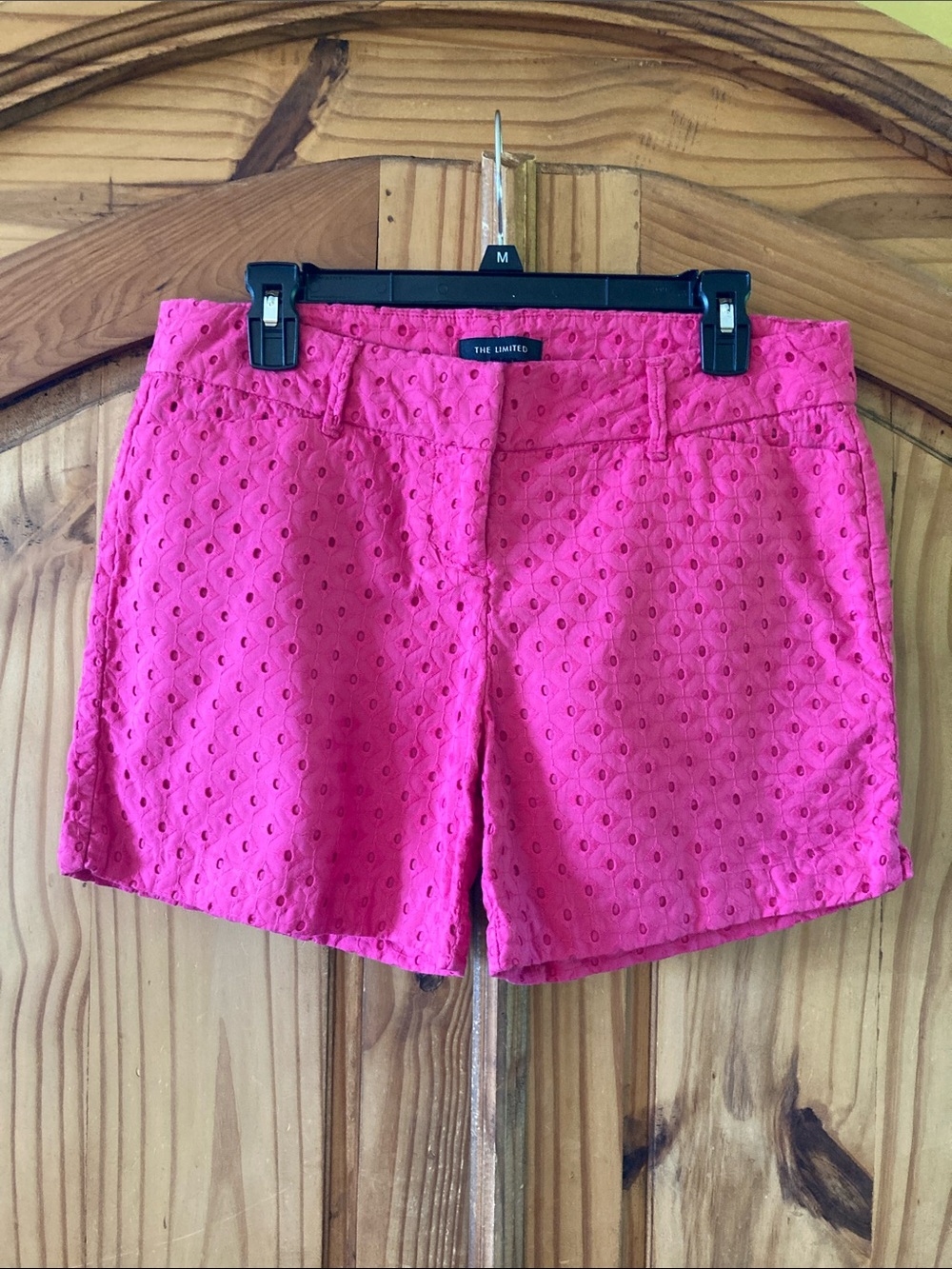 Women's The Limited pink eyelet lace diamonds cute shorts size 8